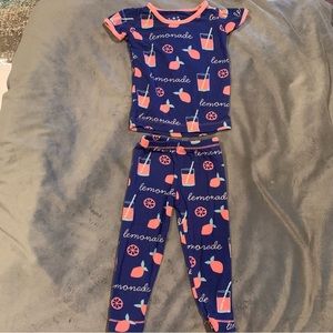 KickKee Pants short sleeve lemonade pajama set size 6-12 months.